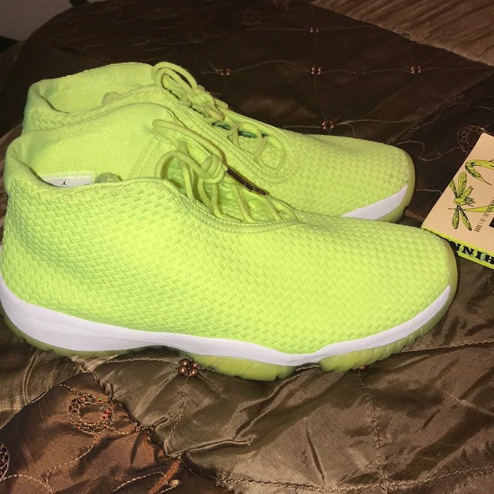 Jordan Future Volt - Picture 2 of 4